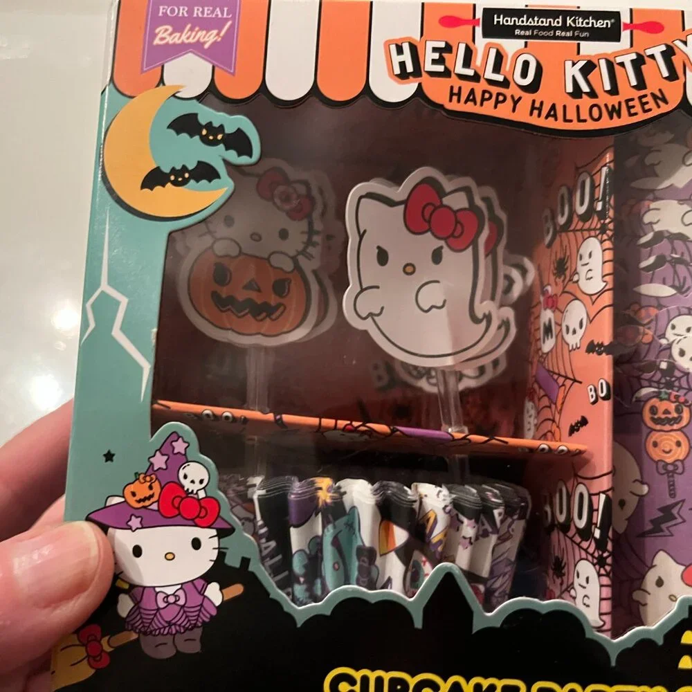 Hello Kitty Cupcake Decorating (Set 37 Pieces) (home/x)‎
